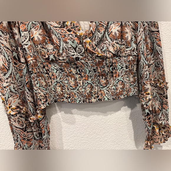 Anthropologie cropped long sleeve top - Picture 3 of 7